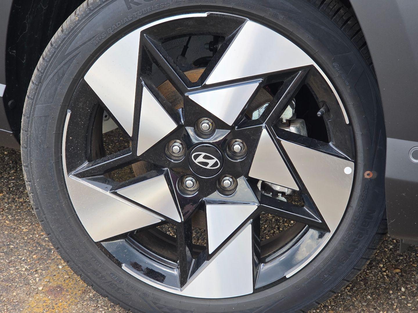 2026 Hyundai Kona Limited - Photo 17