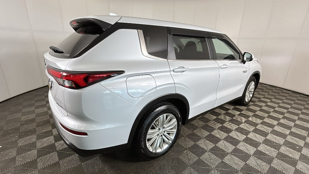 Used 2023 Mitsubishi Outlander Phev ES SUV