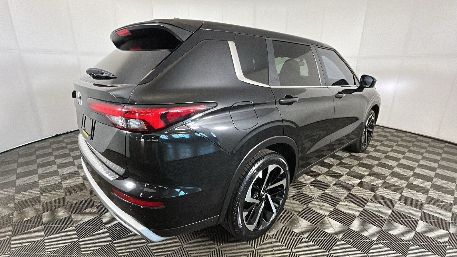 Used 2024 Mitsubishi Outlander SE Black Edition SUV