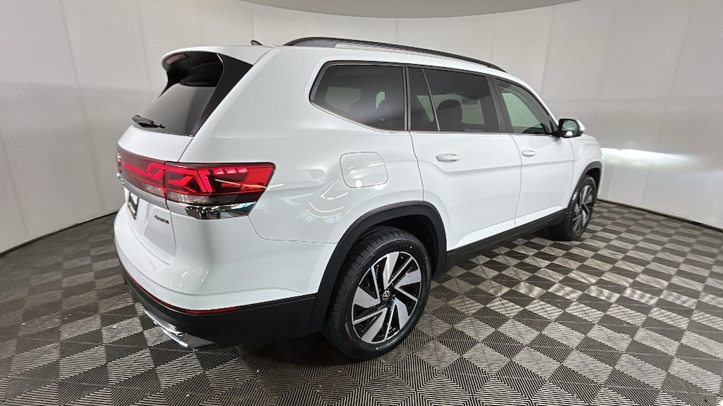 Used 2025 Volkswagen Atlas 2.0T SE w/Technology SUV