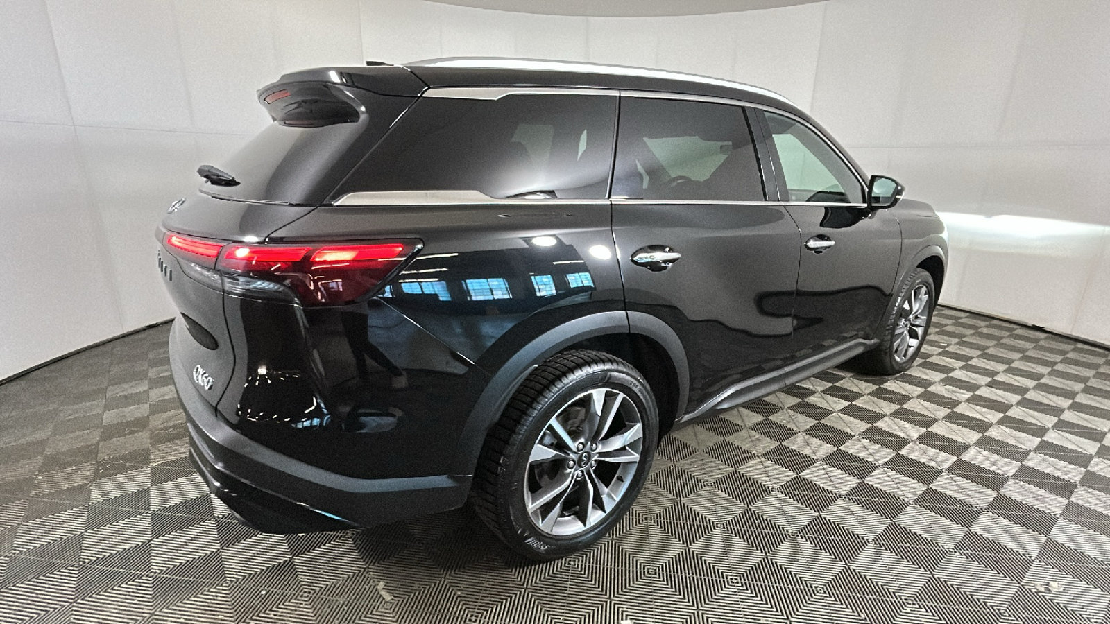 Used 2024 INFINITI QX60 Luxe SUV