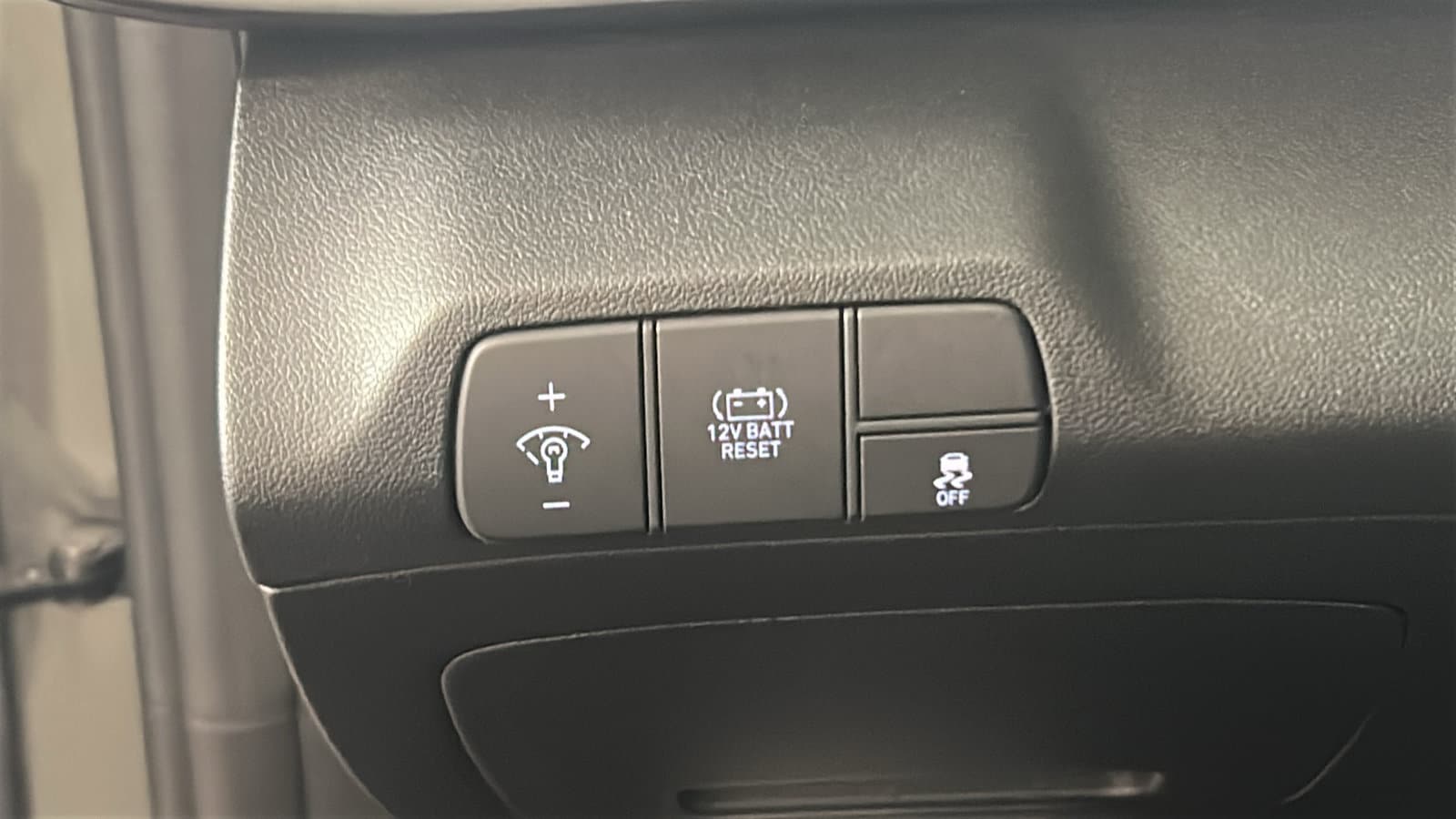 2025 Hyundai Elantra Blue - Photo 24