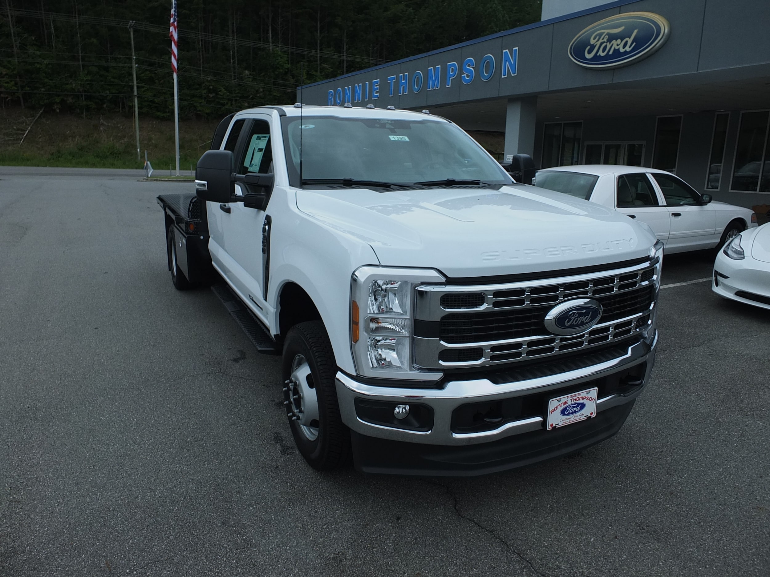 2026 Ford F-350 Super Duty Chassis Cab XL