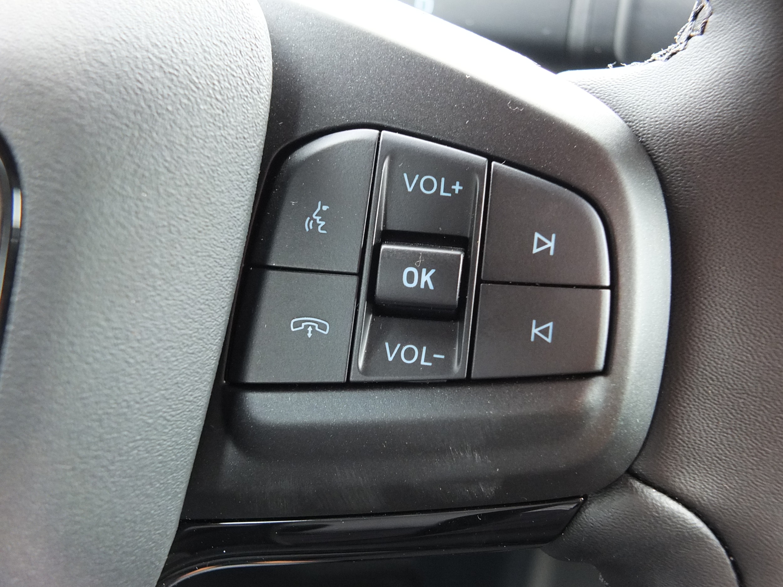2026 Ford Mustang Mach-E Select - Photo 18