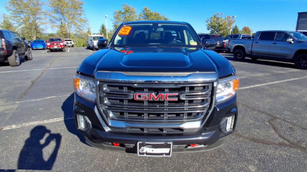 Used 2021 GMC Canyon AT4 w/Leather Truck