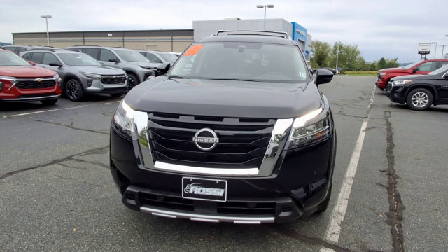 Used 2024 Nissan Pathfinder SL SUV