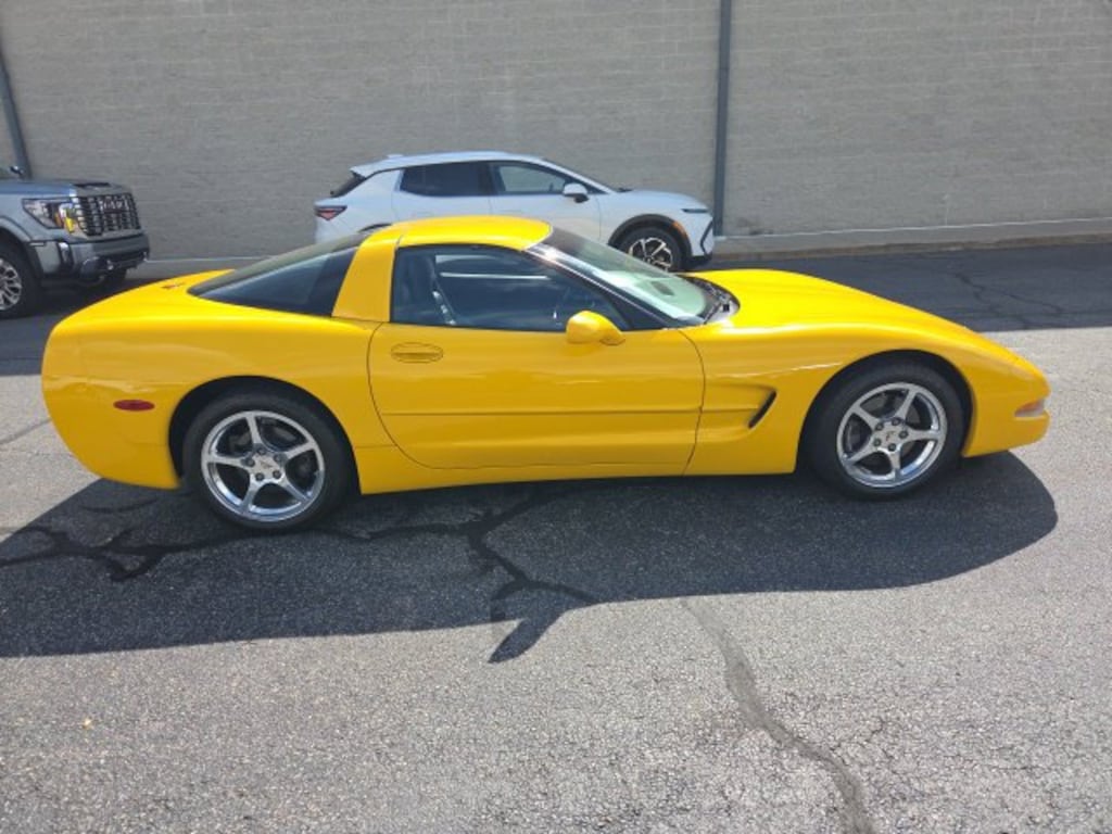 Used 2000 Chevrolet Corvette Base Coupe