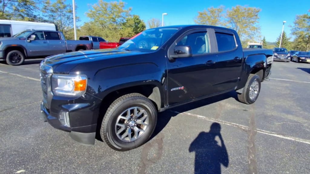 Used 2021 GMC Canyon AT4 w/Leather Truck