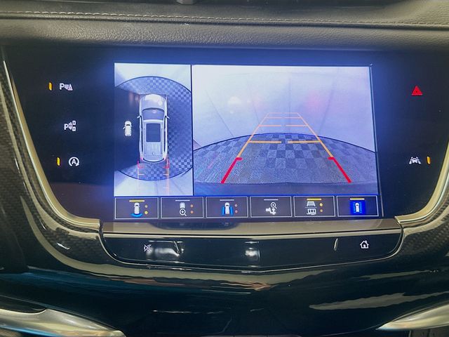 2024 Cadillac XT6 Sport - Photo 13