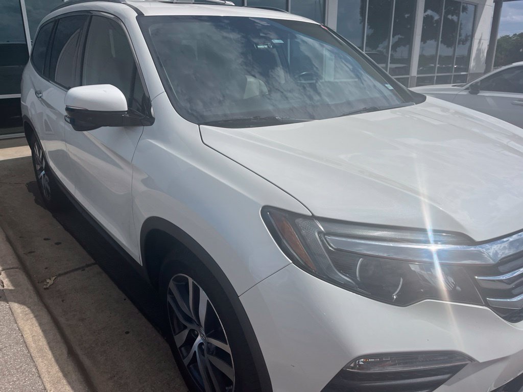 Used 2018 Honda Pilot Touring FWD SUV