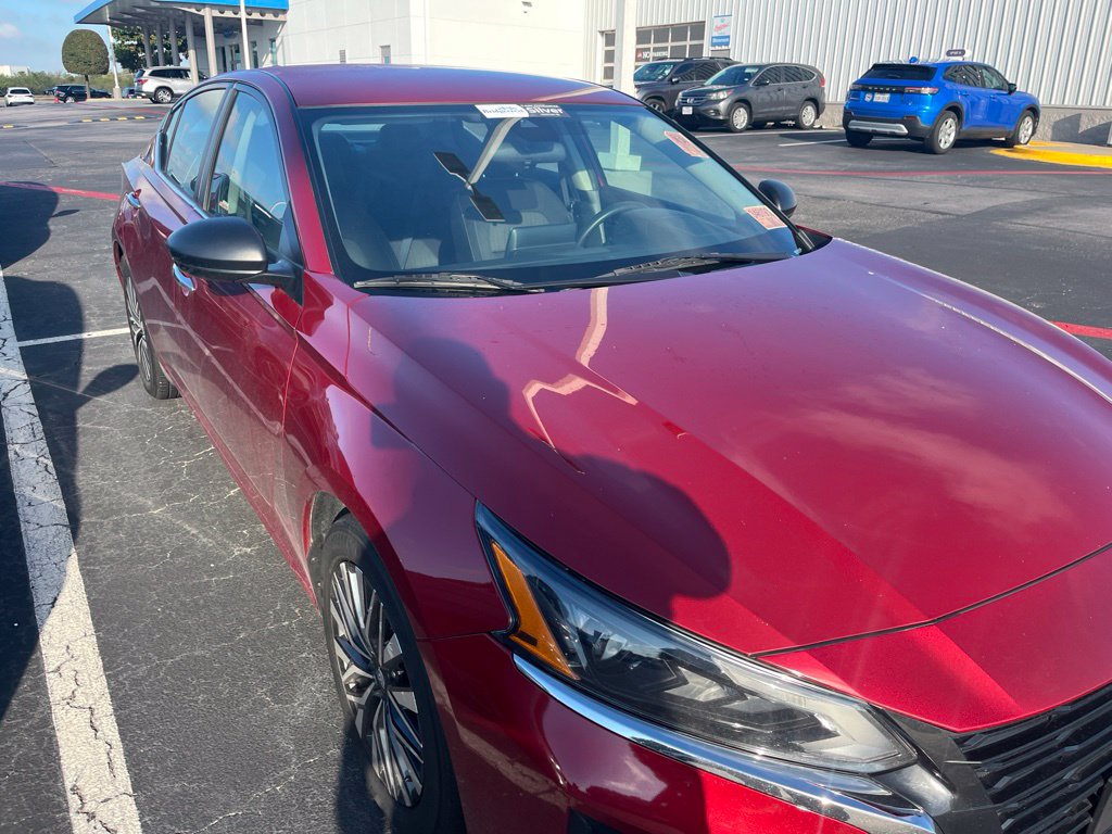 Used 2024 Nissan Altima 2.5 SV Sedan