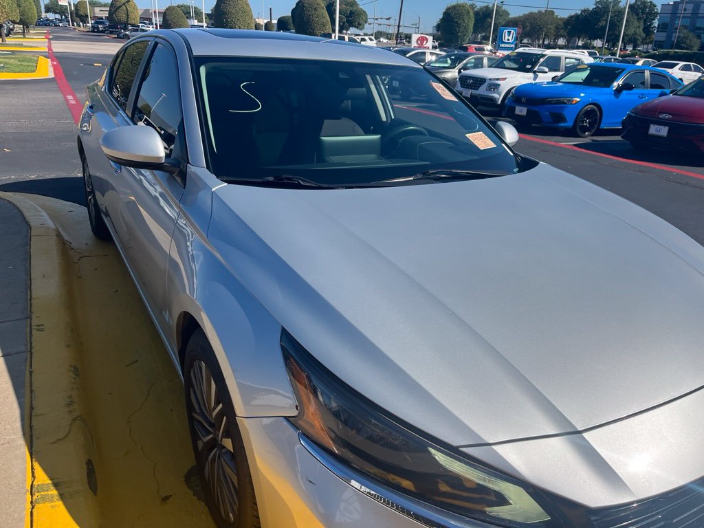 Used 2023 Nissan Altima 2.5 SV Sedan