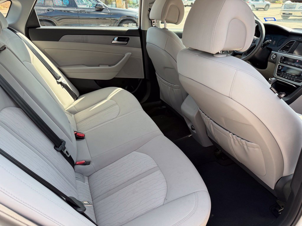 Used 2017 Hyundai Sonata Hybrid SE Sedan