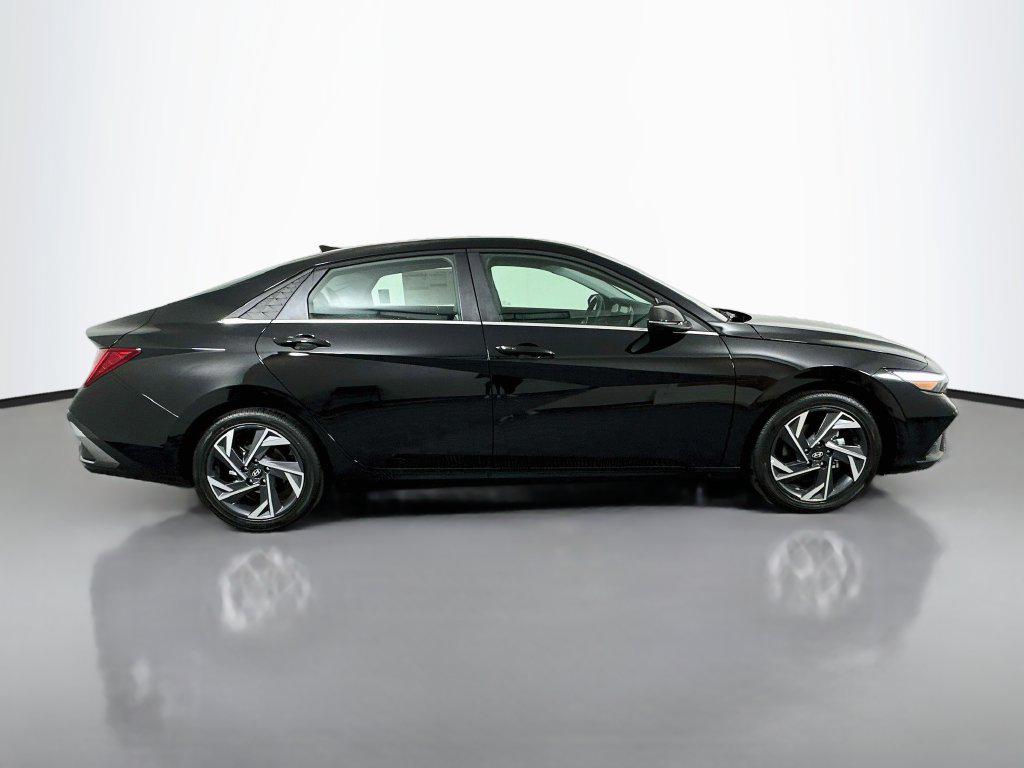 New 2026 Hyundai Elantra Limited Sedan