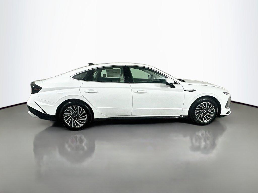 New 2026 Hyundai Sonata Hybrid SEL Sedan