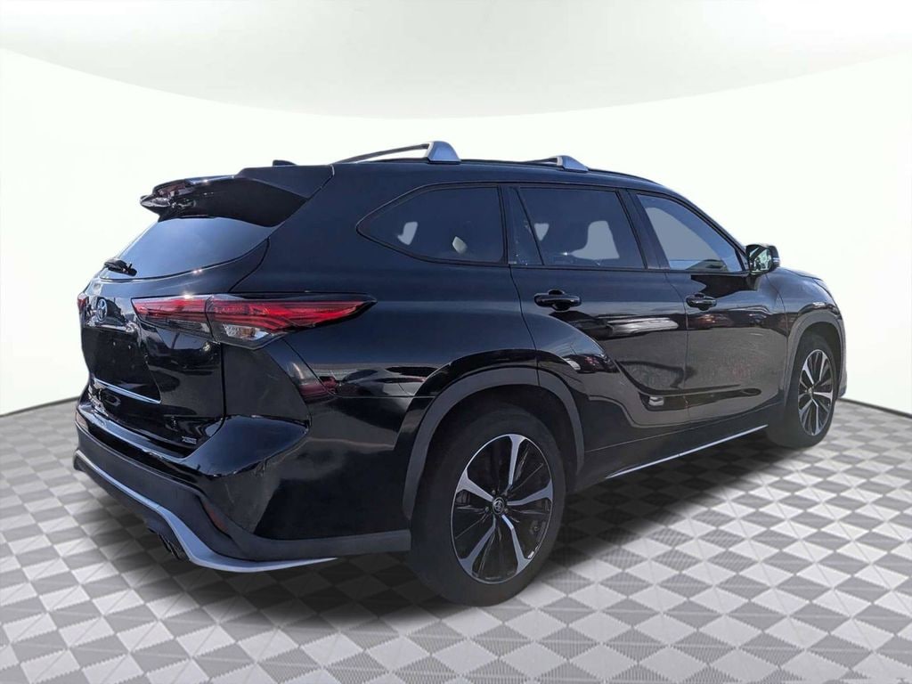 Used 2021 Toyota Highlander XSE SUV