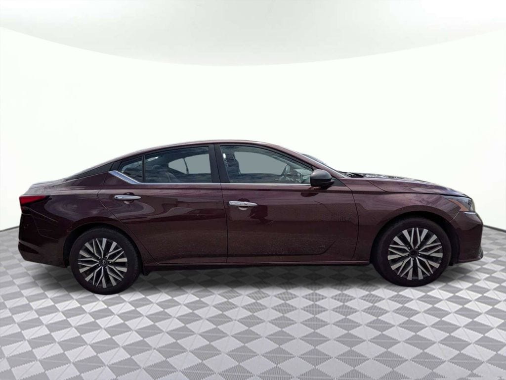 Used 2025 Nissan Altima SV with VIN 1N4BL4DV6SN340908 for sale in Lake City, FL