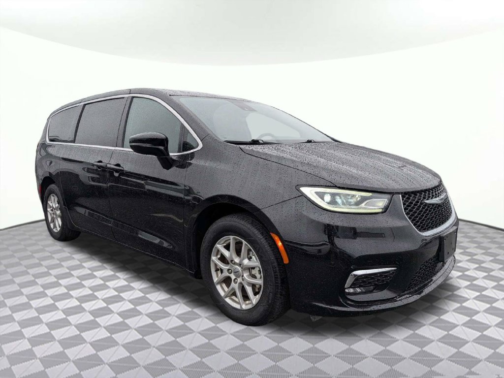 Used 2025 Chrysler Pacifica Select Van Passenger Van