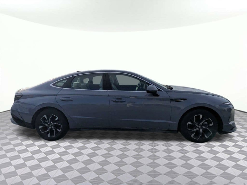 Used 2025 Hyundai Sonata SEL with VIN KMHL64JA8SA461790 for sale in Lake City, FL
