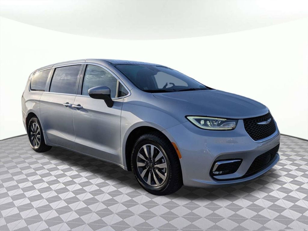 2023 Chrysler Pacifica Hybrid