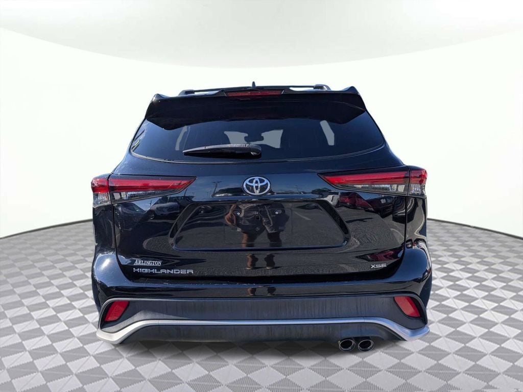 Used 2021 Toyota Highlander XSE SUV