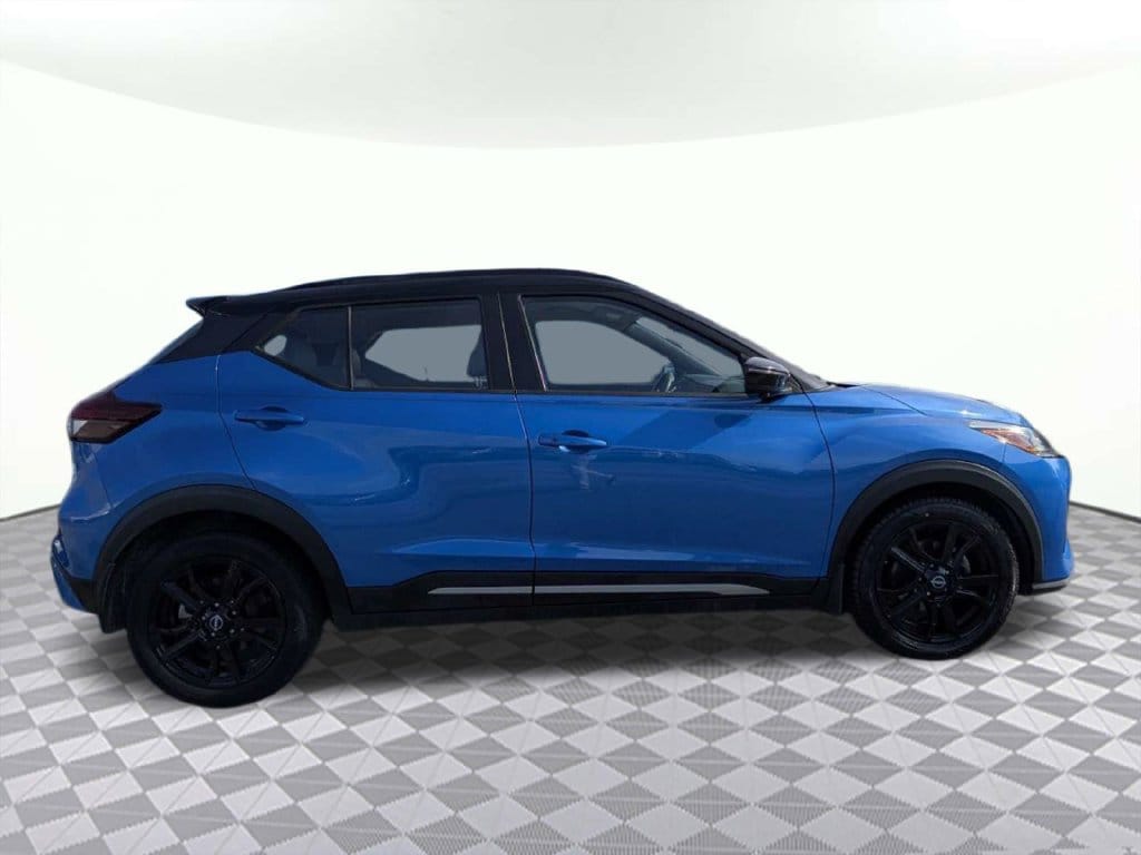 Used 2023 Nissan Kicks SR SUV