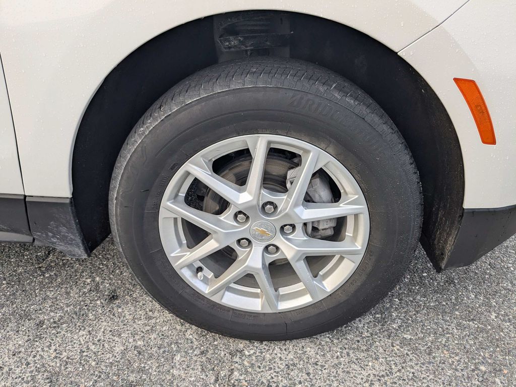 2024 Chevrolet Equinox LT - Photo 11
