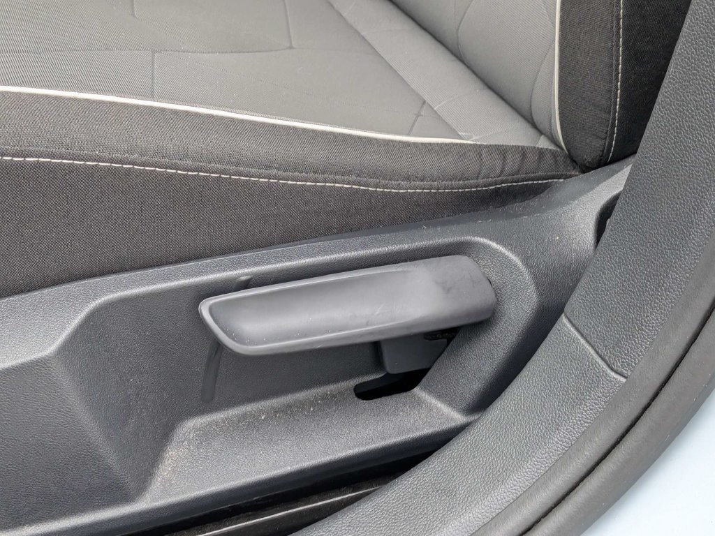 2025 Volkswagen Jetta Sport - Photo 18