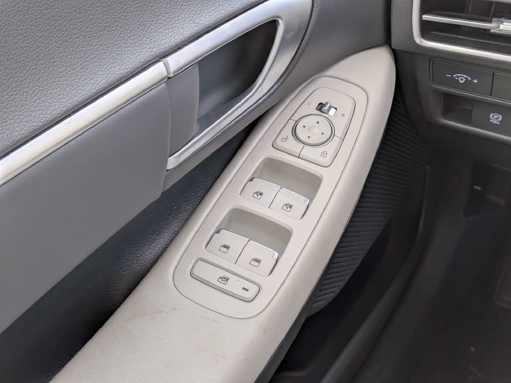 2025 Hyundai Sonata SEL - Photo 15