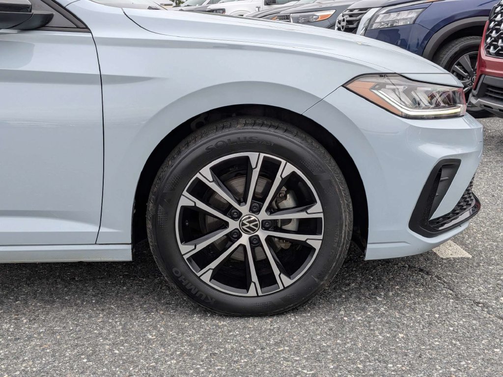 2025 Volkswagen Jetta Sport - Photo 11