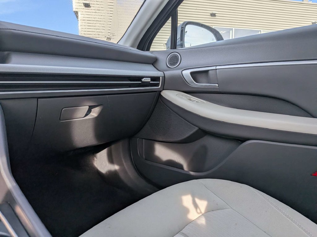 2025 Hyundai Sonata SEL - Photo 12