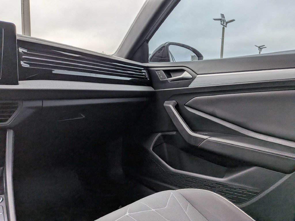 2025 Volkswagen Jetta Sport - Photo 16