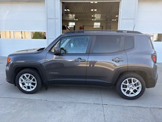 Used 2021 Jeep Renegade Latitude with VIN ZACNJCBB4MPM25270 for sale in Grundy Center, IA