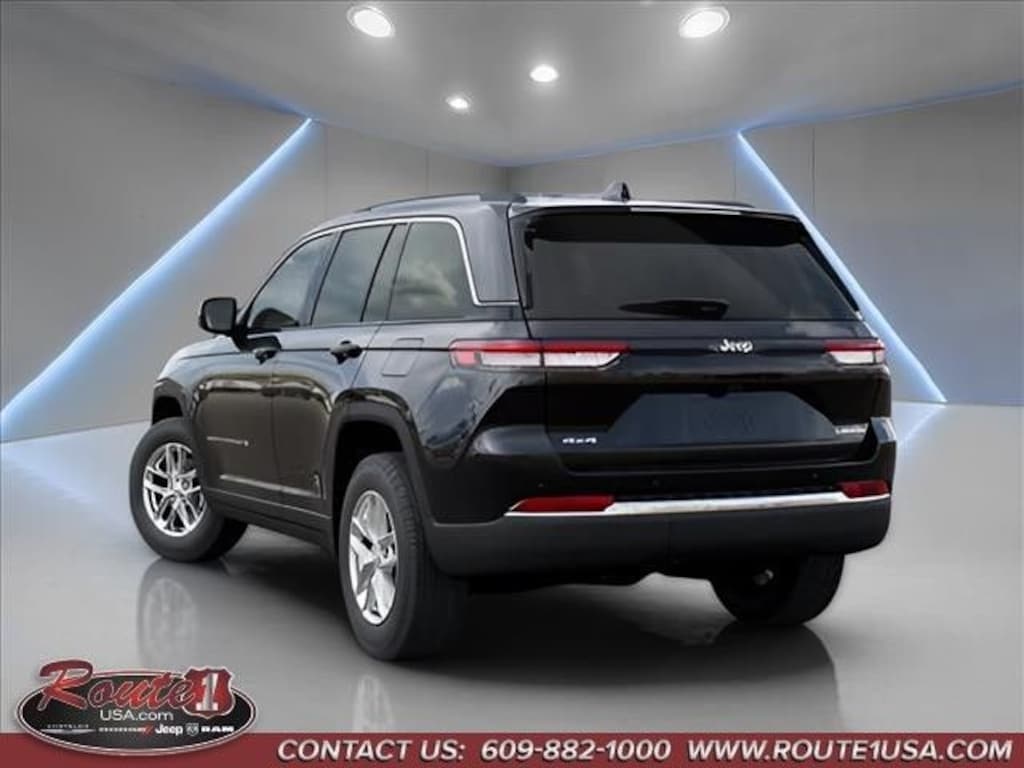 New 2026 Jeep Grand Cherokee LAREDO 4X4 Sport Utility