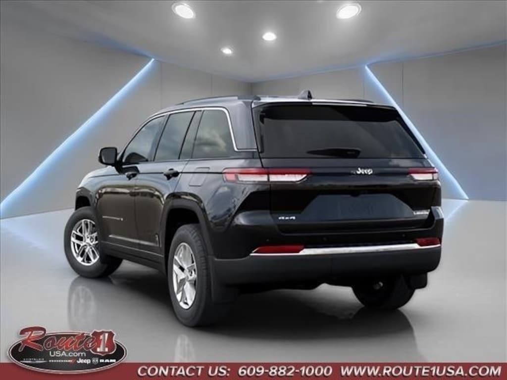 New 2026 Jeep Grand Cherokee LAREDO 4X4 Sport Utility