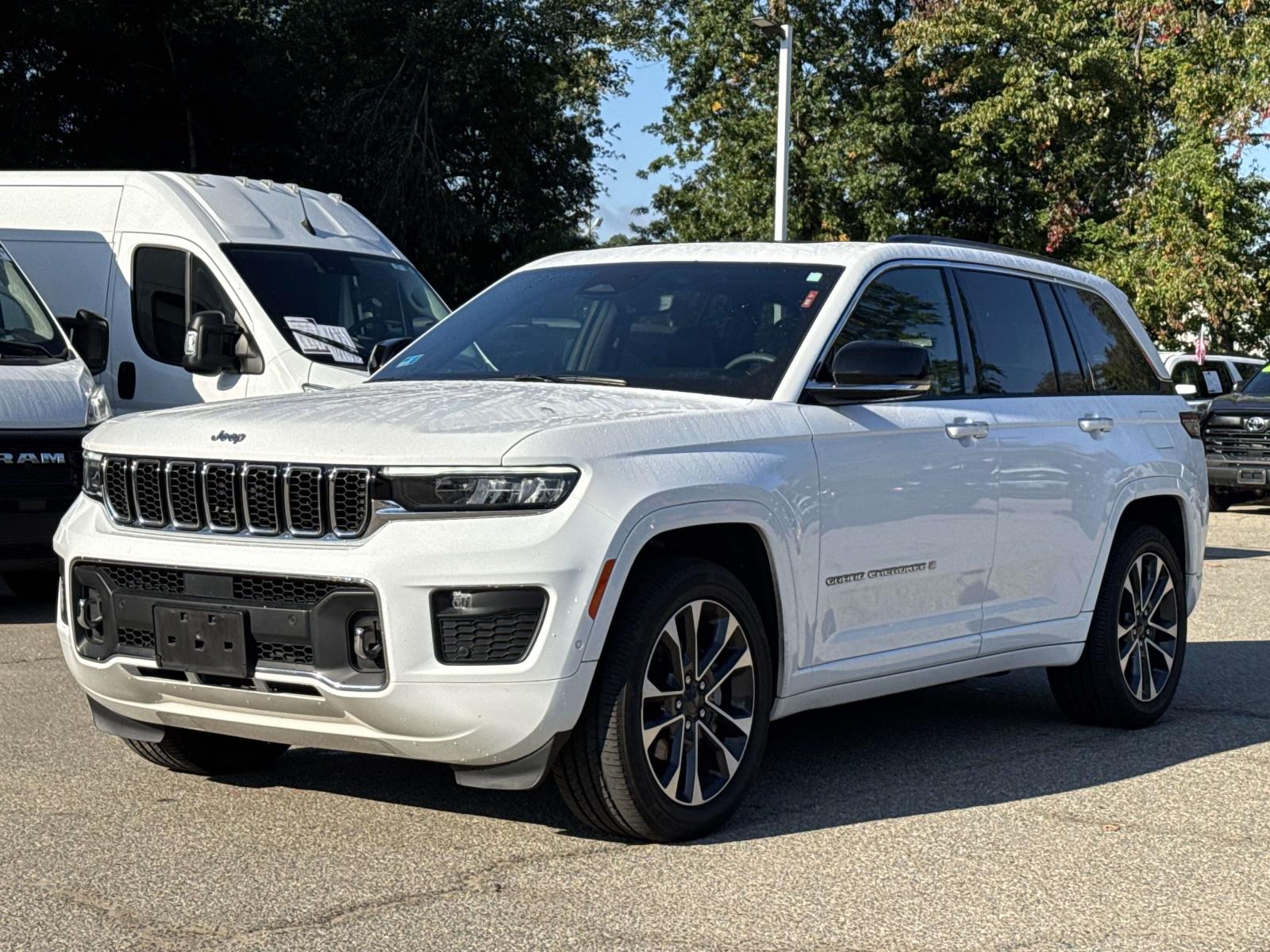 Used 2023 Jeep Grand Cherokee Overland 4x4 Sport Utility