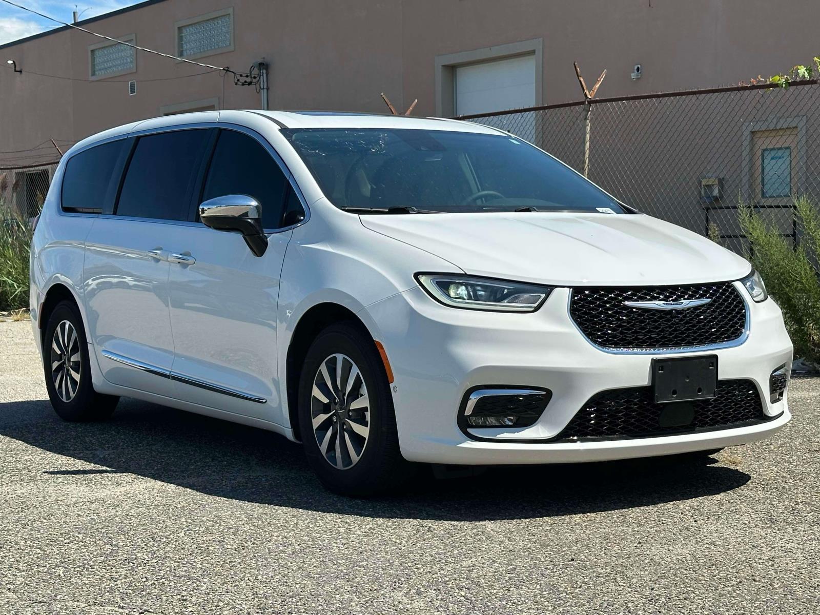 2023 Chrysler Pacifica Mini-van, Passenger 