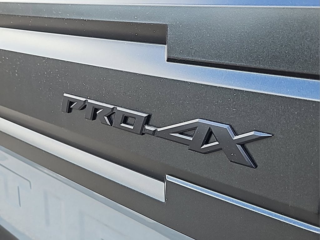New 2025 Nissan Frontier PRO-4X Truck