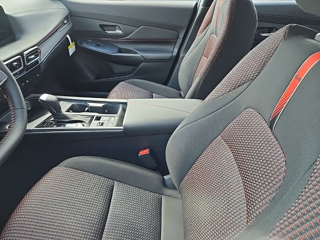 2026 Nissan Sentra SR - Photo 7