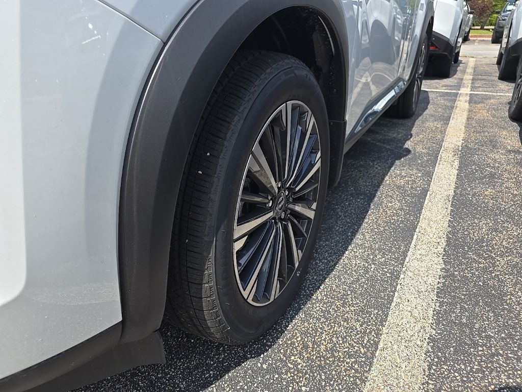 2026 Nissan Pathfinder Platinum - Photo 5