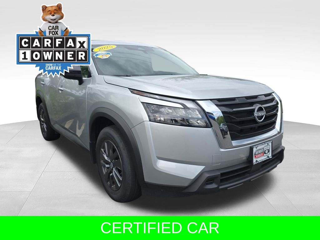 2025 Nissan Pathfinder S