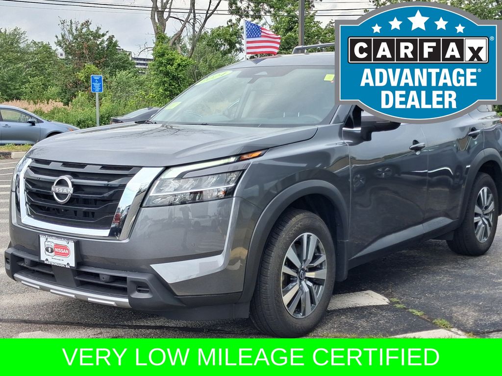 Certified 2024 Nissan Pathfinder SL SUV