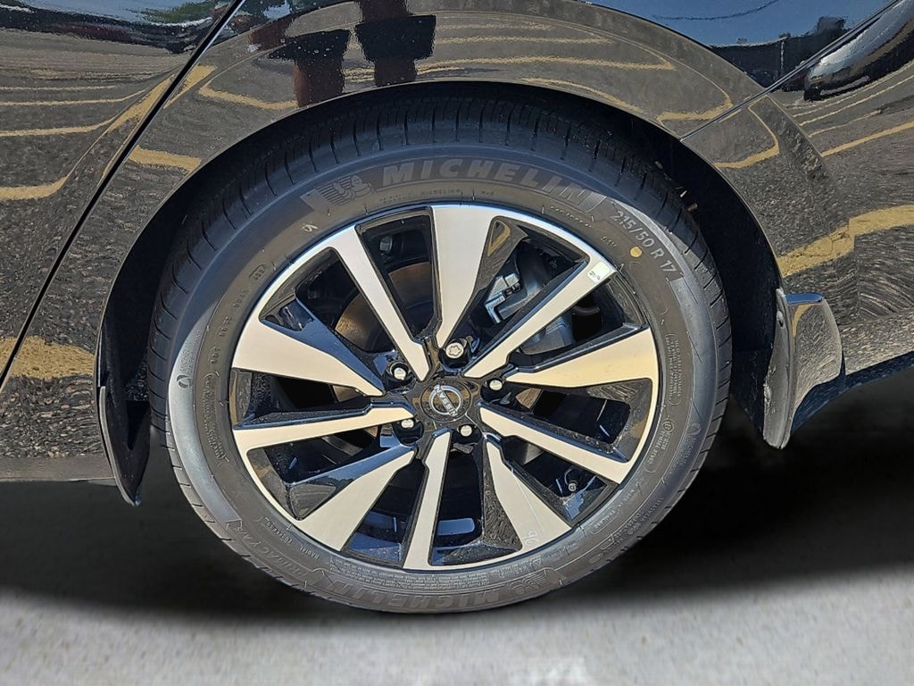 New 2025 Nissan Sentra SV Sedan