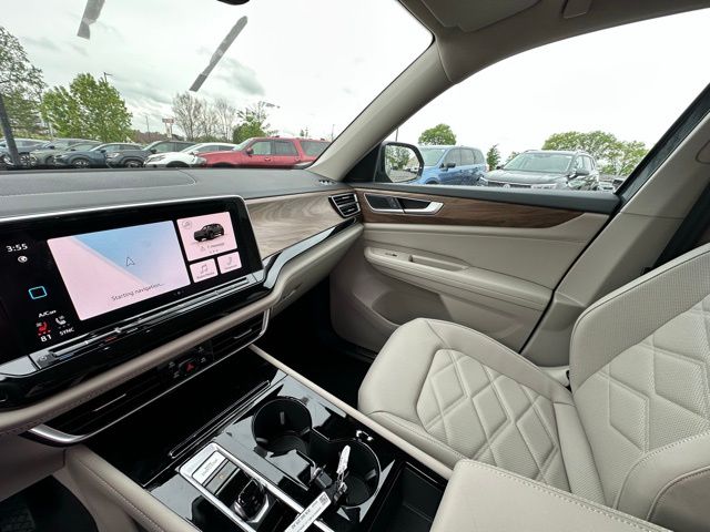 2026 Volkswagen Atlas SE w/Tech - Photo 13