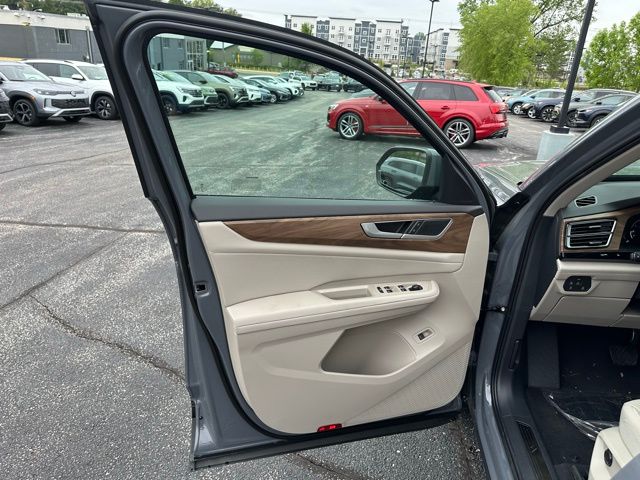 2026 Volkswagen Atlas SE w/Tech - Photo 5