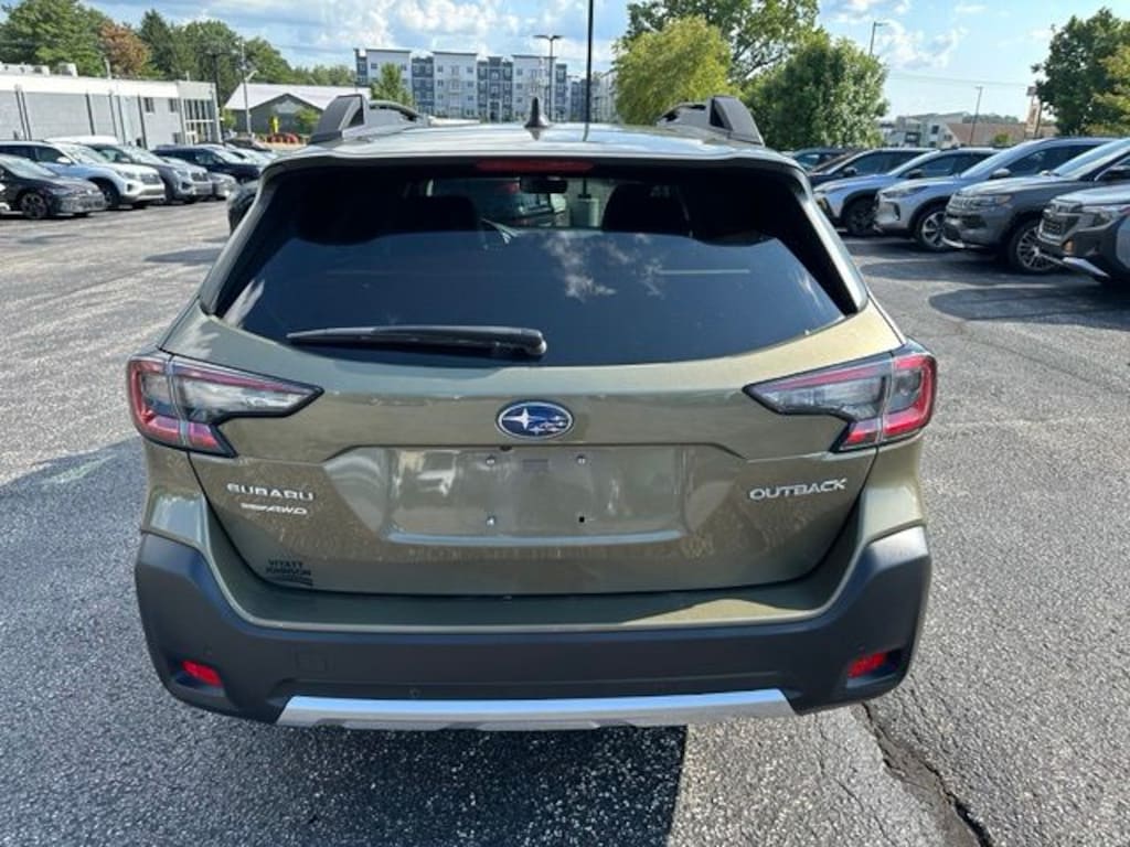Used 2024 Subaru Outback Limited SUV