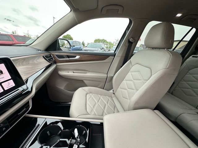 2026 Volkswagen Atlas SE w/Tech - Photo 14