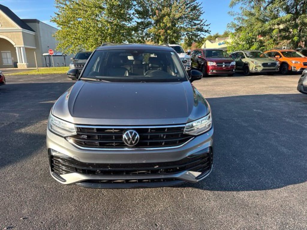 Used 2024 Volkswagen Tiguan 2.0T SE R-Line Black SUV