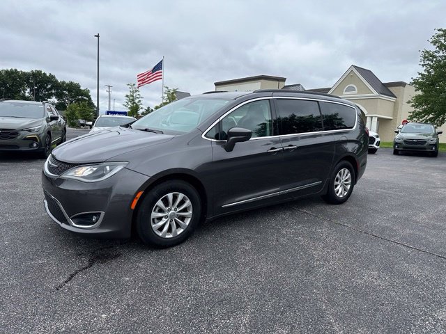 Used 2017 Chrysler Pacifica Touring L Minivan/Van