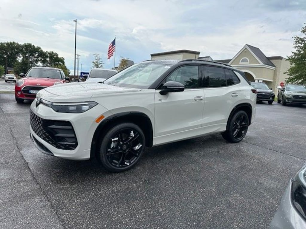 New 2026 Volkswagen Tiguan SE R-Line Black SUV